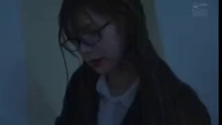汝工作室流出矮个华裔小哥JAMES和两个老铁3P白美洋妞对着脸撸射